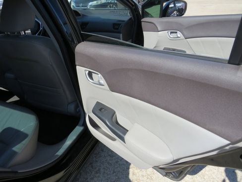 Used 2012 Honda Civic Hybrid Sedan image 23