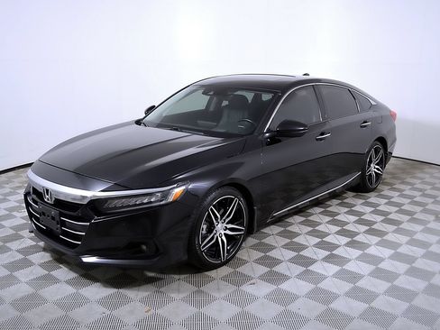 Used 2021 Honda Accord Touring image 3