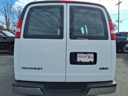 Used 2024 GMC Savana 2500 w/ Driver Convenience Package image 5