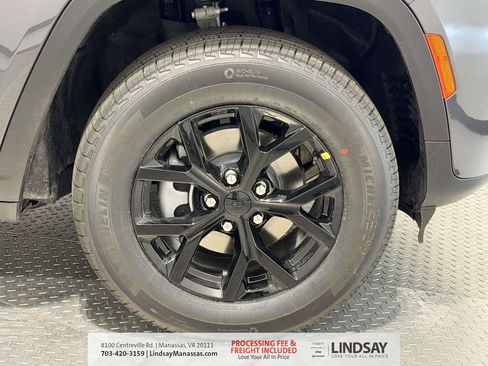 New 2026 Jeep Grand Cherokee Altitude AWD/4WD image 9