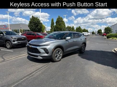 Used 2024 Chevrolet Blazer LT FWD image 2