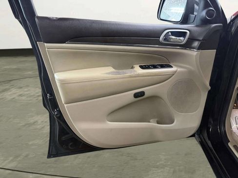 Used 2018 Jeep Grand Cherokee Overland image 12