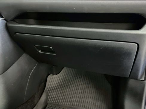 Used 2020 Toyota RAV4 LE FWD image 32