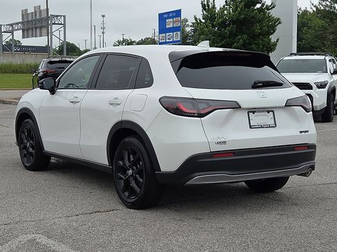 Used 2025 Honda HR-V Sport image 4
