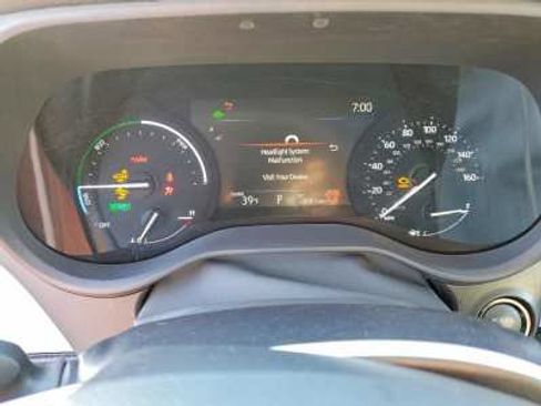 Used 2025 Toyota Sienna XLE w/ XLE Plus Package AWD/4WD image 8