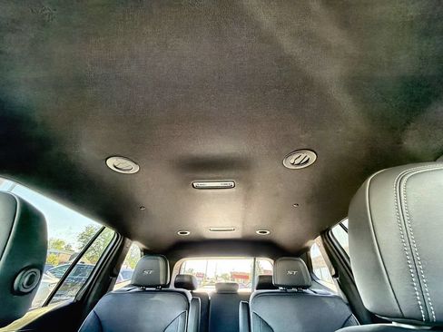 Used 2025 Buick Enclave Sport Touring w/ LPO, Floor Liner Package AWD/4WD image 16