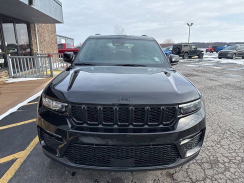 New 2025 Jeep Grand Cherokee Limited w/ Black Appearance Package AWD/4WD image 4