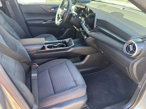 Used 2025 Chevrolet Equinox LT AWD/4WD image 27