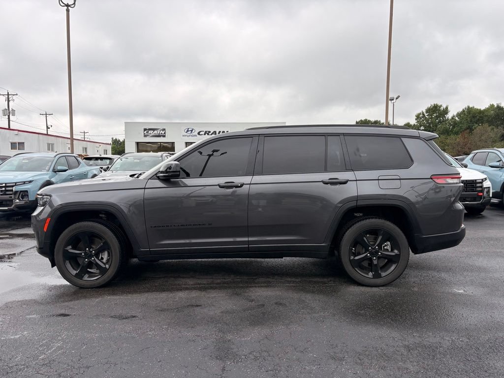 Used 2023 Jeep Grand Cherokee L Laredo AWD/4WD image 4