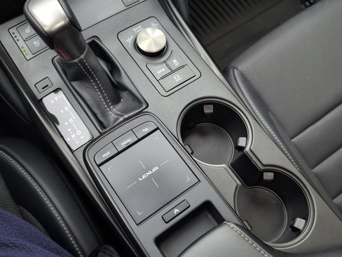 Used 2024 Lexus IS 500 RWD image 13