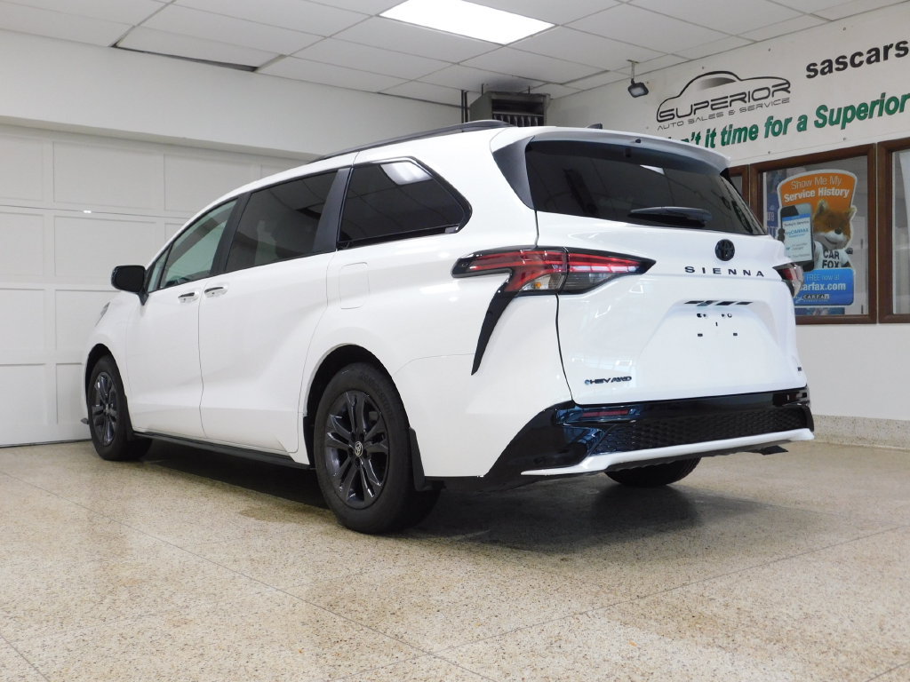 Used 2026 Toyota Sienna XSE AWD/4WD image 6