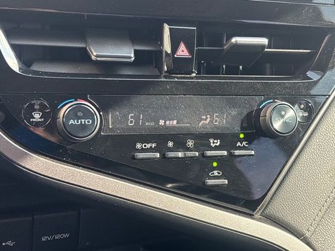 Used 2023 Toyota Camry SE w/ Cold Weather Package image 13