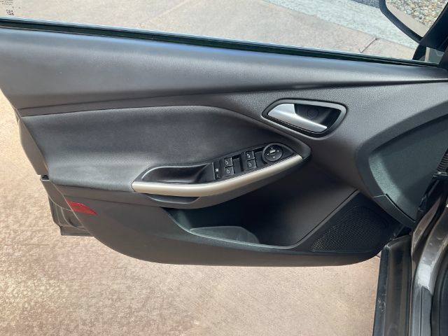 Used 2012 Ford Focus SEL FWD image 13