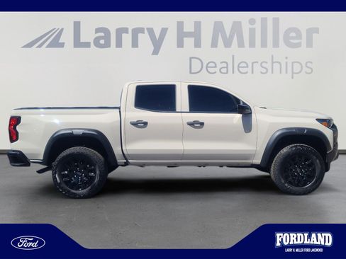 Used 2026 Chevrolet Colorado Trail Boss AWD/4WD image 6