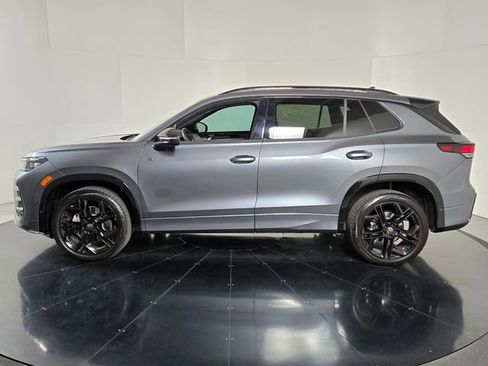 Used 2025 Volkswagen Tiguan SE R-Line AWD/4WD image 3