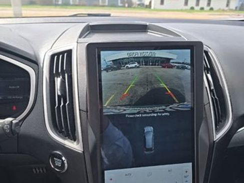 Used 2021 Ford Edge SEL w/ Convenience Package image 6