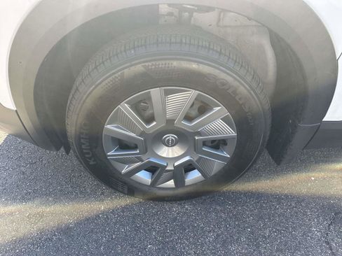 Used 2025 Nissan Kicks S image 7