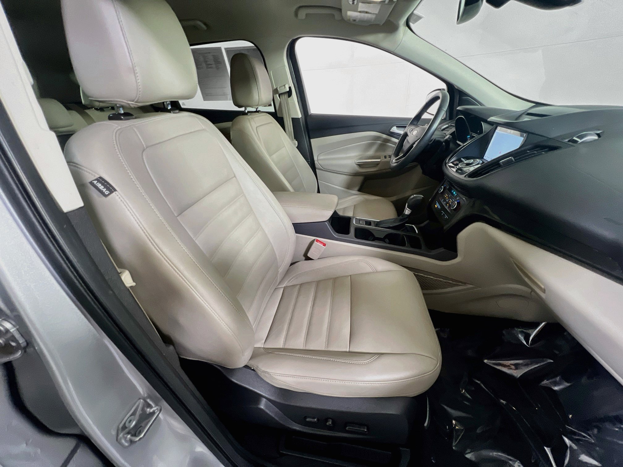 Used 2017 Ford Escape Titanium FWD image 27