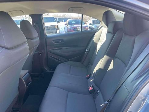 Used 2022 Toyota Corolla LE image 11