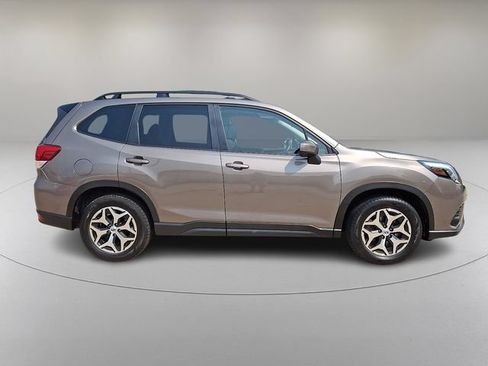 Used 2024 Subaru Forester Premium AWD/4WD image 12