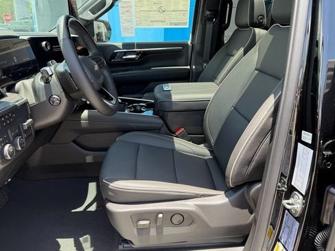 Used 2026 Chevrolet Tahoe Premier AWD/4WD image 8