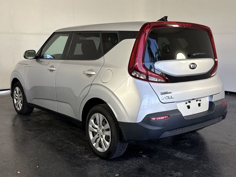 Used 2020 Kia Soul LX image 8
