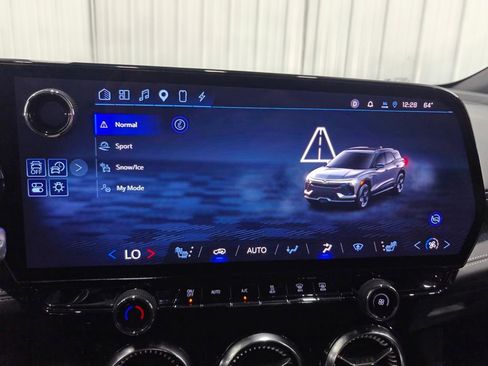 Used 2024 Chevrolet Blazer EV LT AWD/4WD image 38