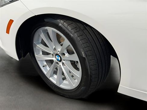 Used 2018 BMW 320i Sedan image 5
