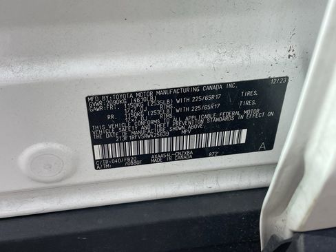 Used 2024 Toyota RAV4 LE image 9