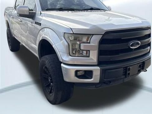 Used 2015 Ford F150 Lariat w/ Equipment Group 502A Luxury AWD/4WD image 3