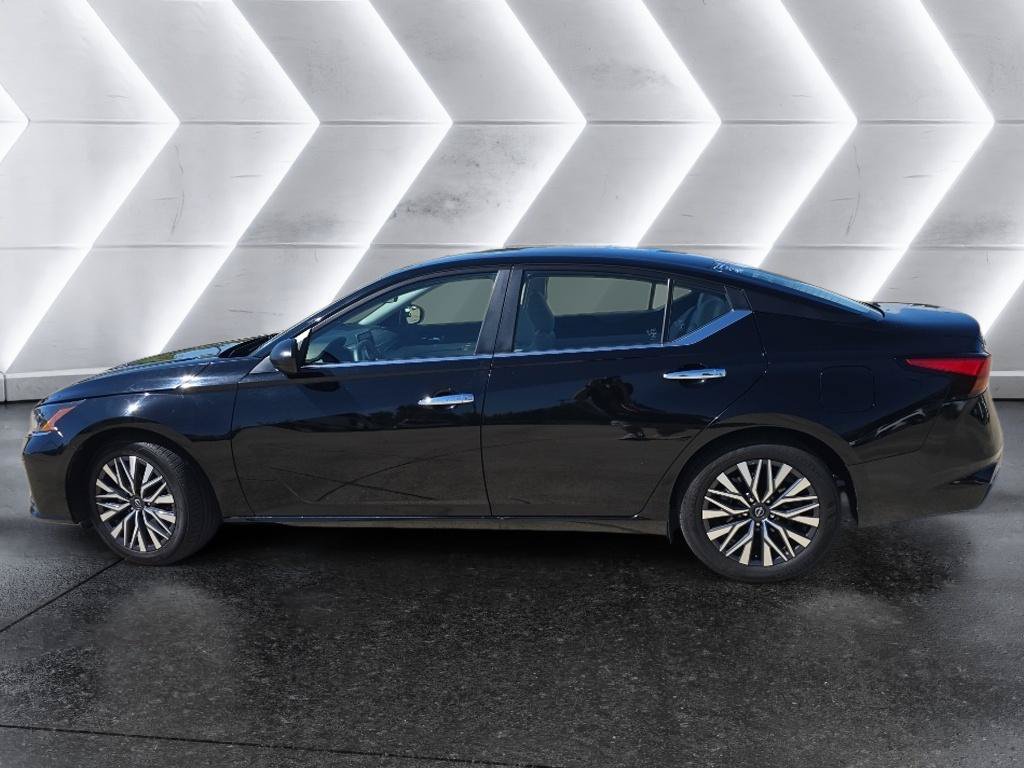 Used 2025 Nissan Altima 2.5 SV FWD image 8