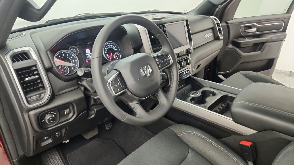 Used 2025 RAM 1500 Big Horn RWD image 29