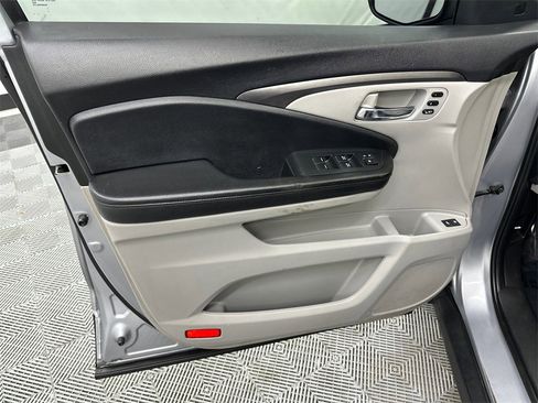 Used 2021 Honda Pilot Special Edition image 11