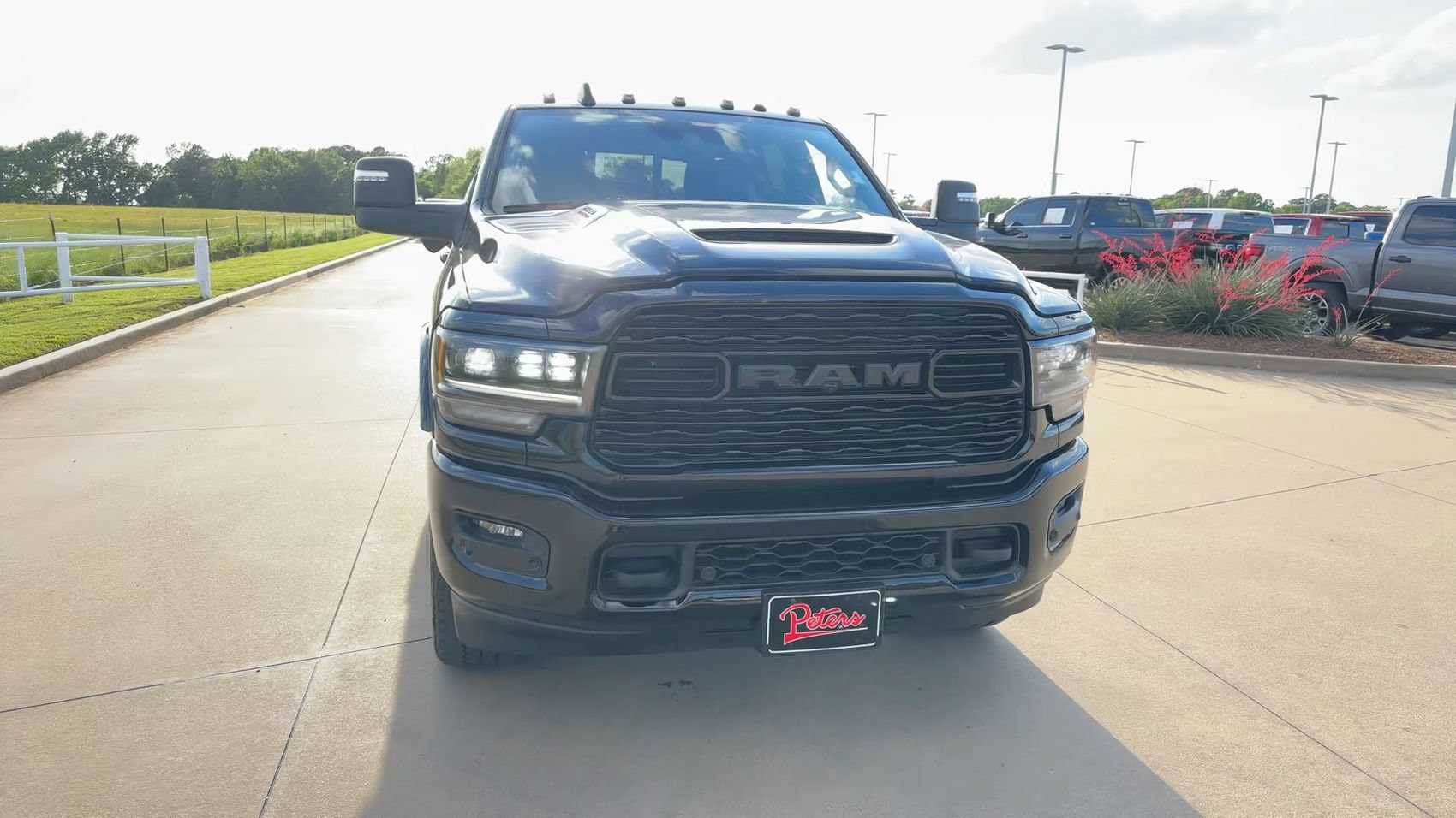 Used 2024 RAM 2500 Limited AWD/4WD image 2