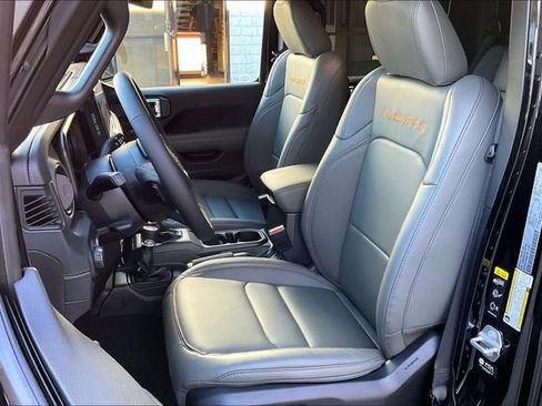 New 2026 Jeep Gladiator Mojave image 8