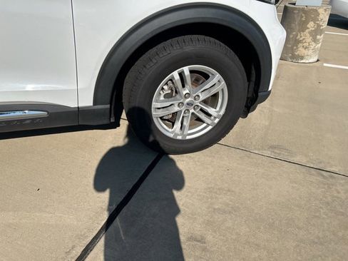 Used 2023 Ford Explorer XLT w/ Equipment Group 202A image 17