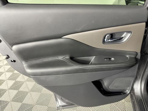 Used 2021 Nissan Murano SV image 44