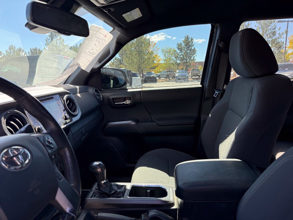 Used 2019 Toyota Tacoma TRD Off-Road w/ Technology Package AWD/4WD image 24
