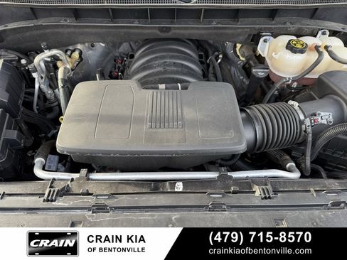 Used 2023 Chevrolet Suburban Premier image 35