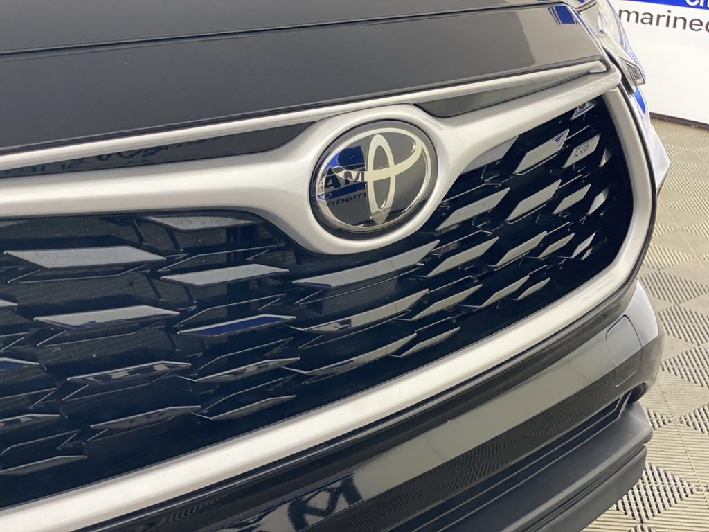 Used 2023 Toyota Highlander LE FWD image 36