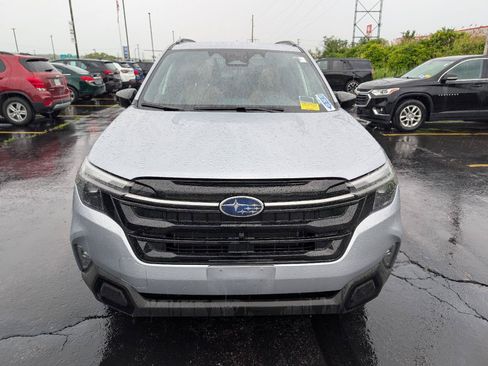 Used 2025 Subaru Forester Touring AWD/4WD image 2
