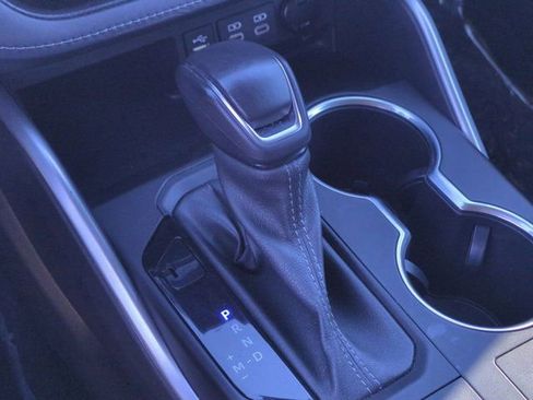 Used 2023 Toyota Highlander XLE image 27