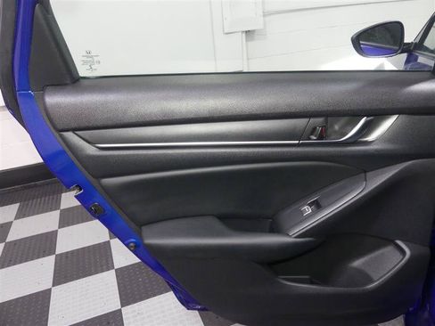 Used 2018 Honda Accord Sport image 24
