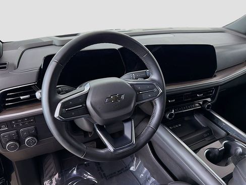 Used 2025 Chevrolet Suburban Z71 AWD/4WD image 20