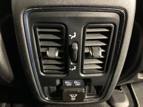Used 2021 Jeep Grand Cherokee Limited AWD/4WD image 22