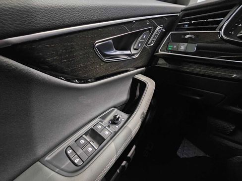 Certified 2025 Audi Q8 Premium Plus w/ Premium Plus Package image 36