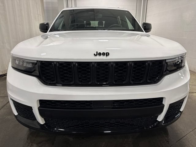 Used 2023 Jeep Grand Cherokee L Laredo AWD/4WD image 2