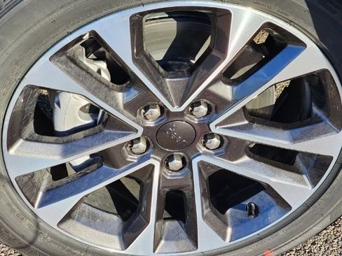 Used 2023 Jeep Grand Cherokee Overland w/ Luxury Tech Group IV image 17