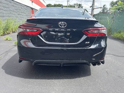 Used 2021 Toyota Camry SE w/ Cold Weather Package FWD image 6