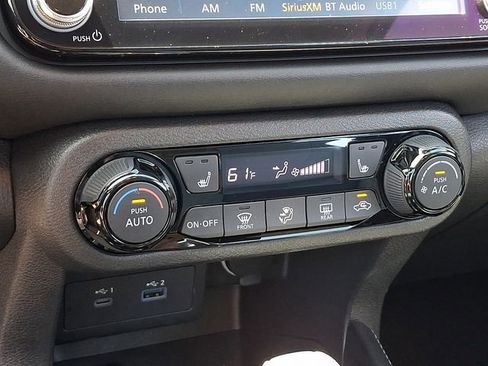 Used 2023 Nissan Kicks SR w/ SR Premium Package FWD image 15